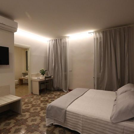 Palazzo Belli Bed & Breakfast Alba  Bagian luar foto