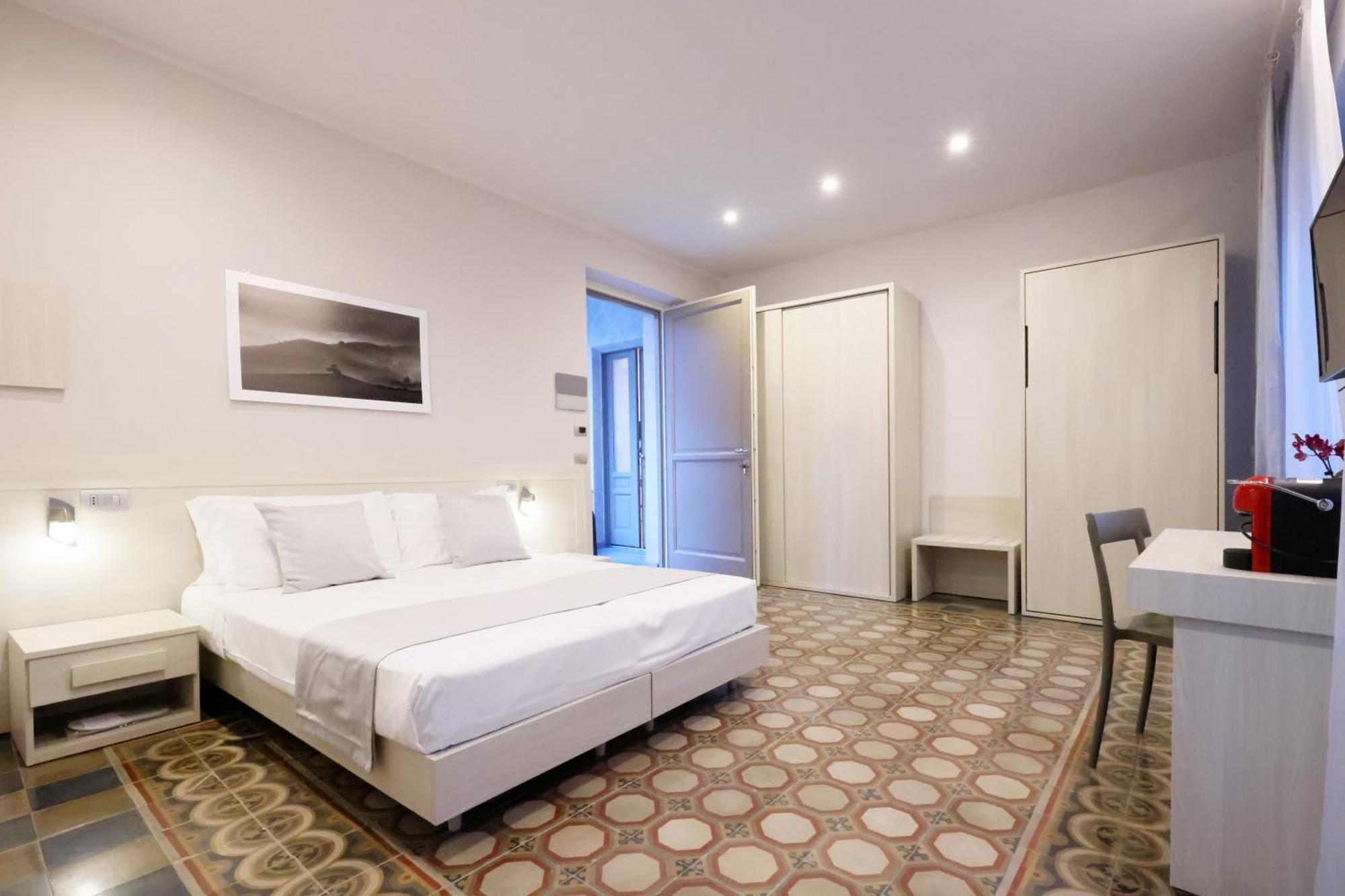 Palazzo Belli Bed & Breakfast Alba  Bagian luar foto