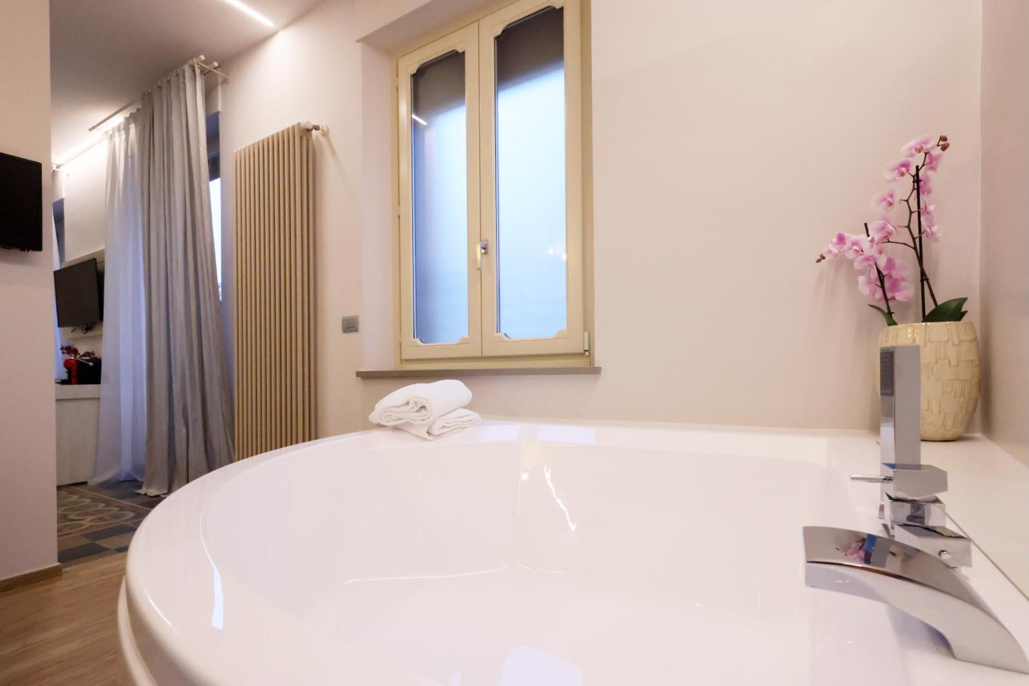Palazzo Belli Bed & Breakfast Alba  Bagian luar foto