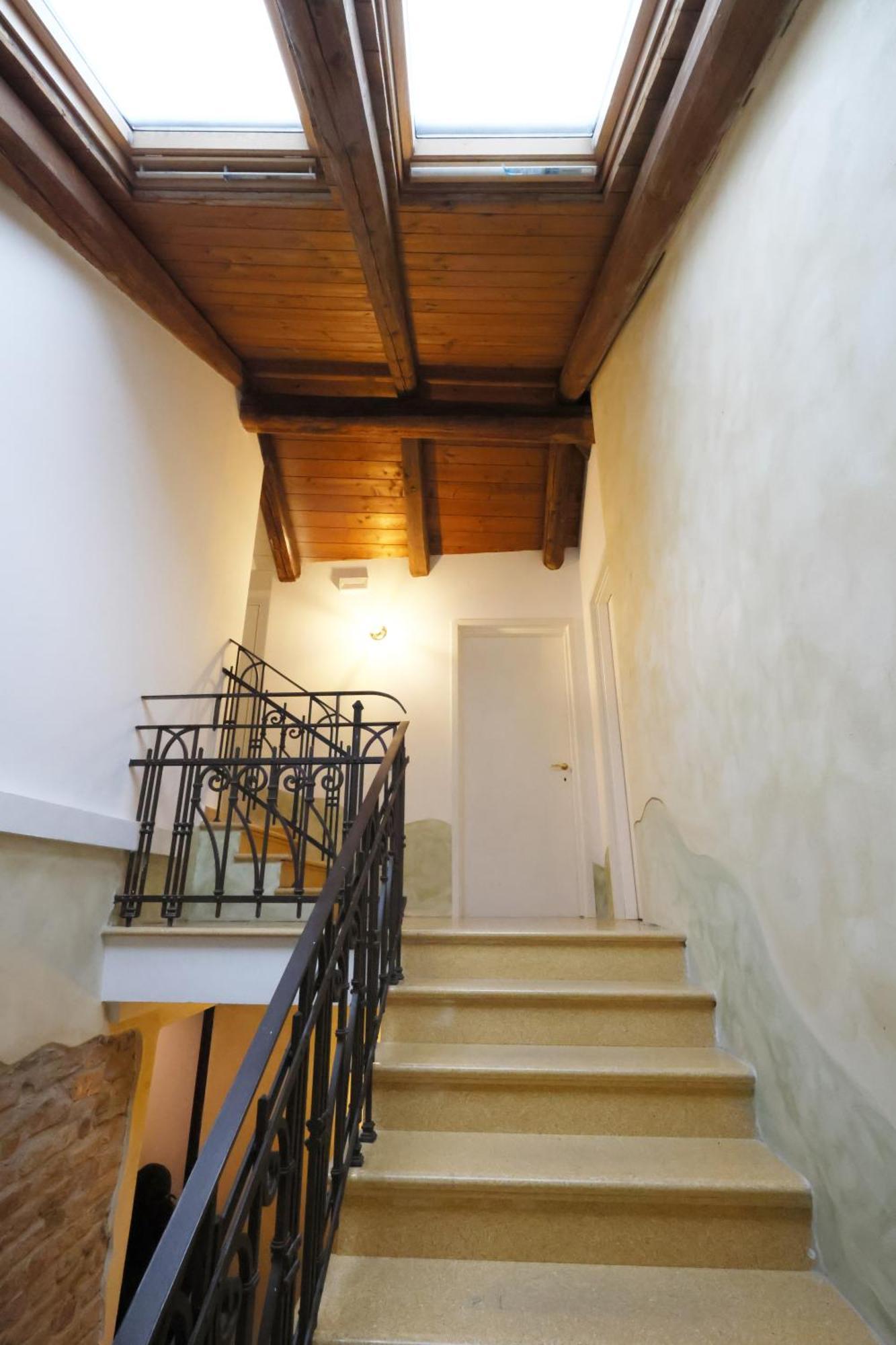 Palazzo Belli Bed & Breakfast Alba  Bagian luar foto