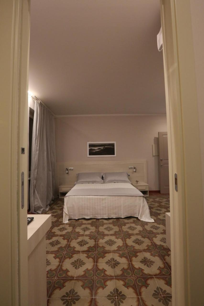 Palazzo Belli Bed & Breakfast Alba  Bagian luar foto