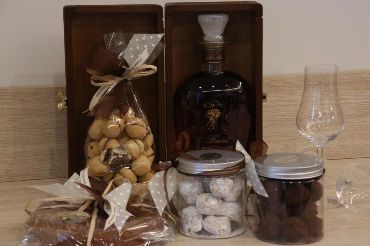 Palazzo Belli Bed & Breakfast Alba  Bagian luar foto