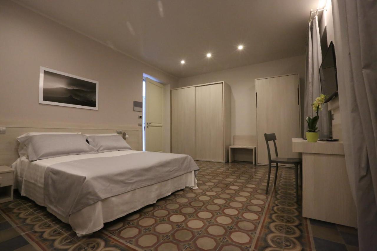Palazzo Belli Bed & Breakfast Alba  Bagian luar foto